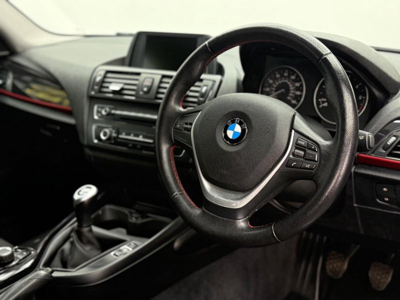 BMW 1 SERIES